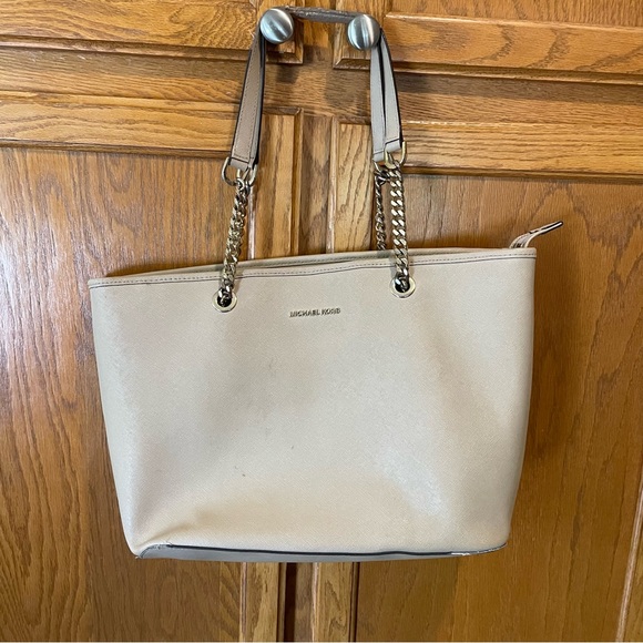 Michael Kors Saffiano Jet Set Tote - Picture 5 of 14